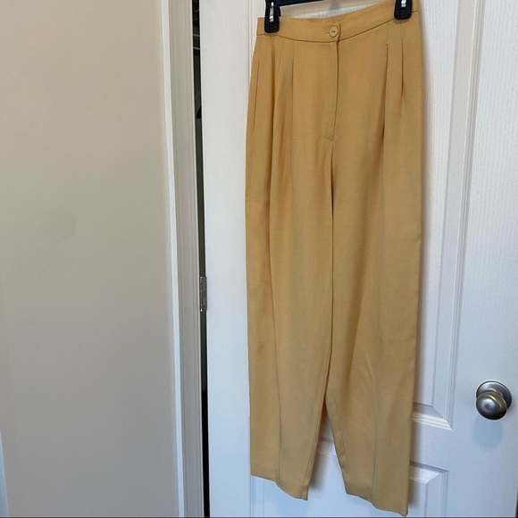 Vintage Suit Buttery soft yellow high-rise two-piece suit size 6 - Picture 13 of 15